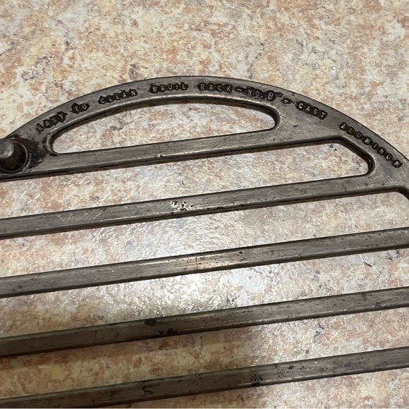 8” Round Aluminum Broil Rack - Picture 3 of 7